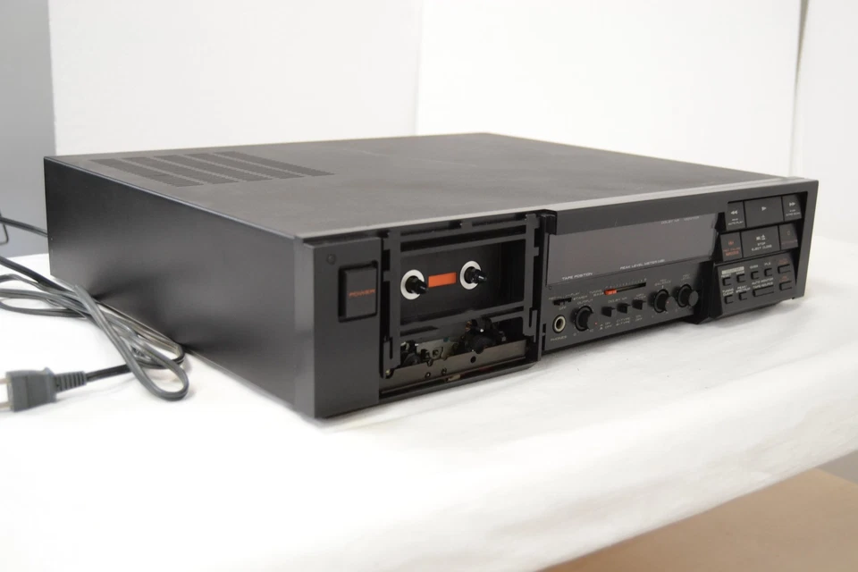 Akai GX-9 Cassette Deck Tape Deck piezas de repuesto sin comprobar para aficionados defectuoso - Imagen 3 de 4