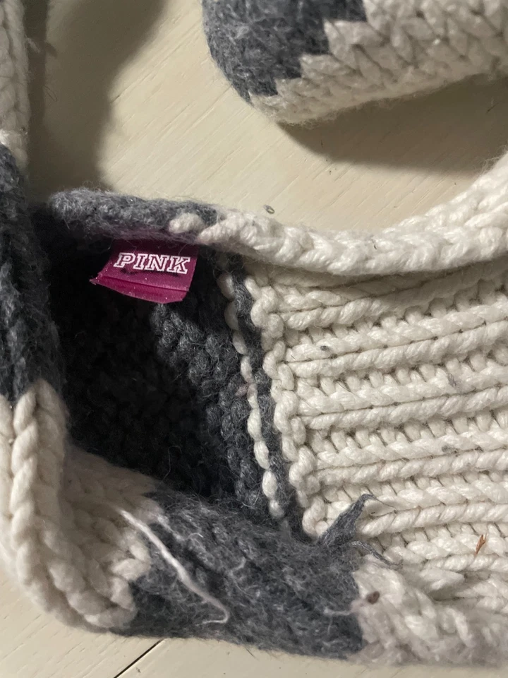 2007 - Victorias Secret RARO Rosa Algodón Angora Bufanda Con Botones Foto 2 de 4