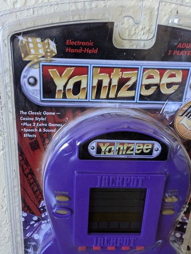 Vintage Hasbro Jackpot Yahtzee Game 1999 Electronic Handheld New Sealed - Picture 2 of 6