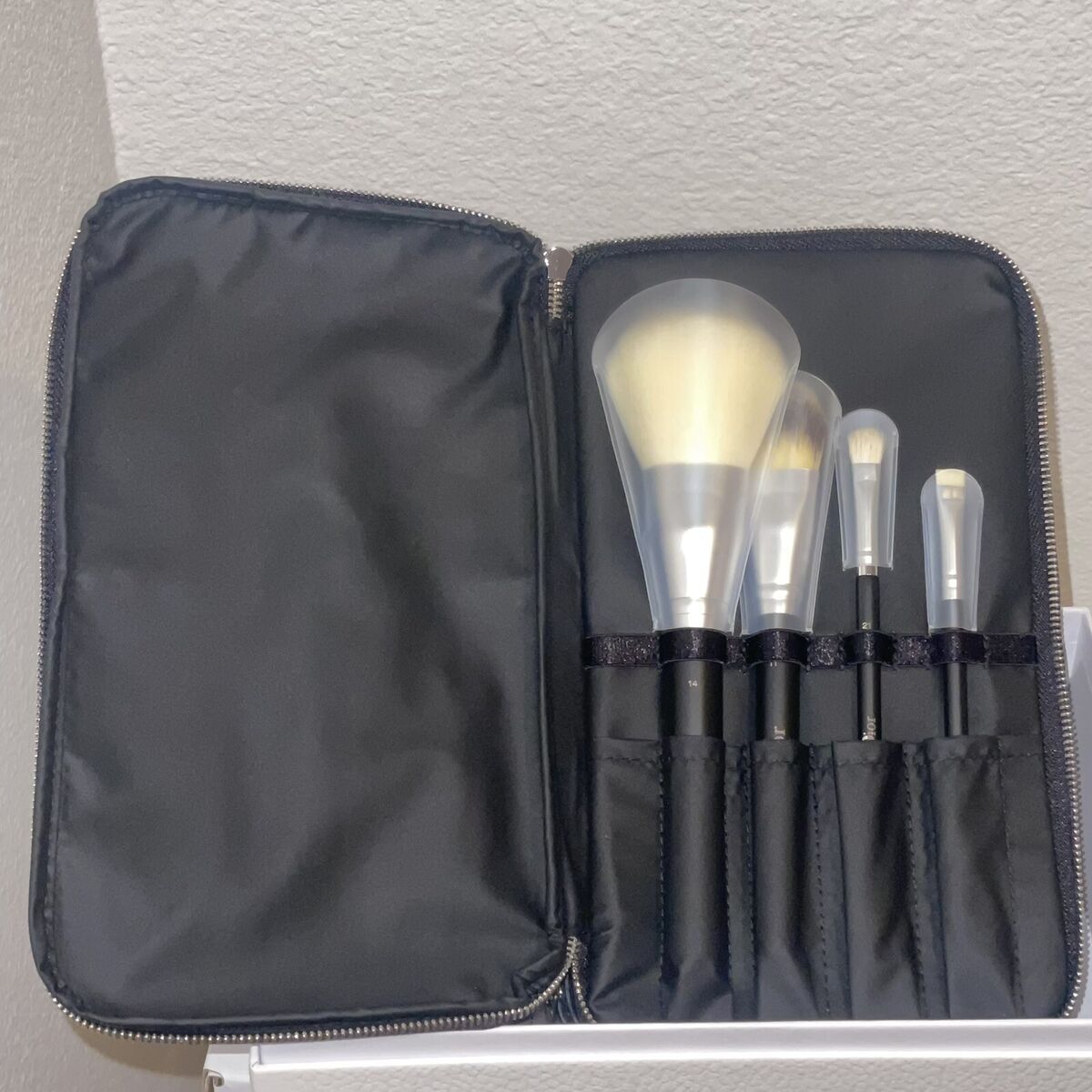 Dior Backstage Bag Kit with Brushes | eBay Dior Backstage Bag Kit with Brushes | eBay