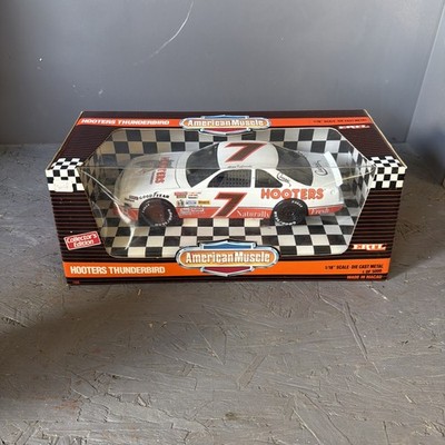 Hooters Thunderbird #7. American Muscle 1:18 Diecast. Alan Kulwicki. NOS. NASCAR
