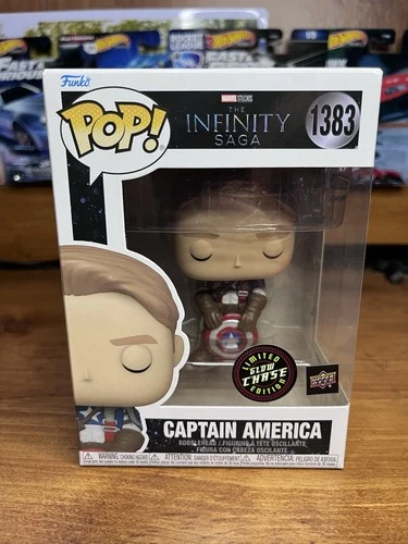 Funko Pop! Marvel Saga - Captain America #1383 (Chase) Upper Deck Exclusive