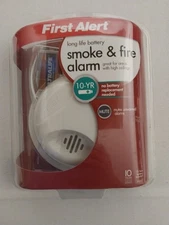 First Alert Smoke And Fire Alarm With Long Lasting Battery Meets UL217 Standards