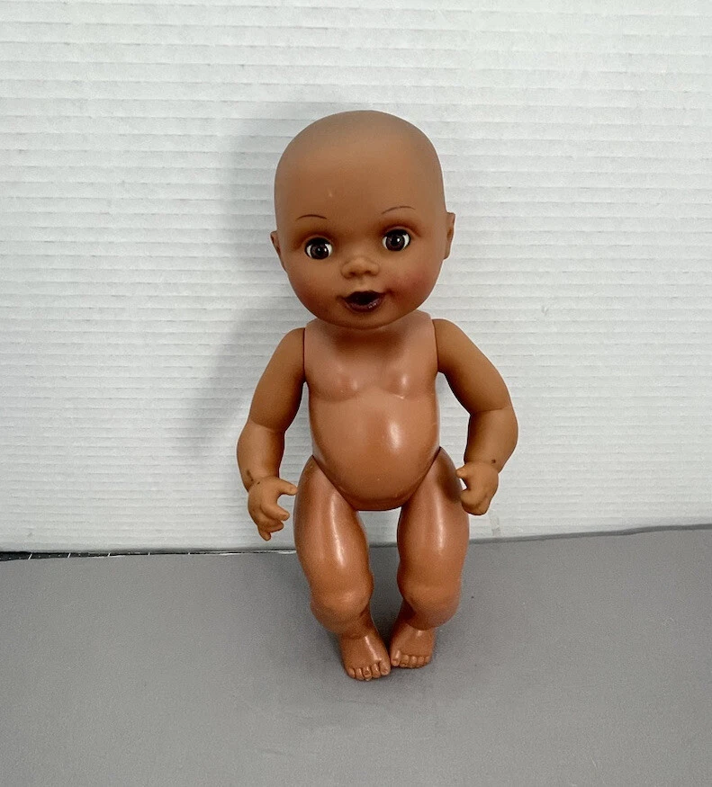 Muñeca bebé CitiToy 1998 negra afroamericana marrón ojo dormido cabello moldeado BPO48 Foto 2 de 4