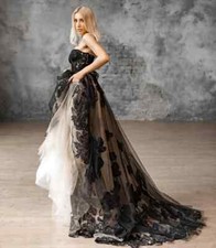 Gothic Wedding Dresses Sleeveless A-Line Bridal Gowns Lace Applique Lace-Up Back