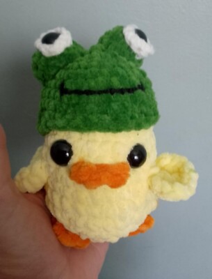 handmade crochet bird  / chick / duck plushie, amigurumi  craft