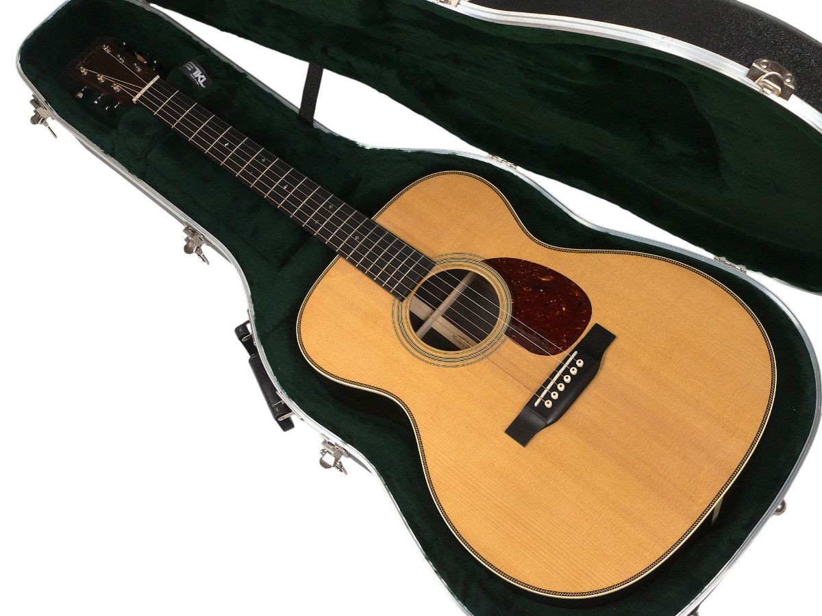 Martin OM-28 Acoustic Guitar with Hard Case 2021