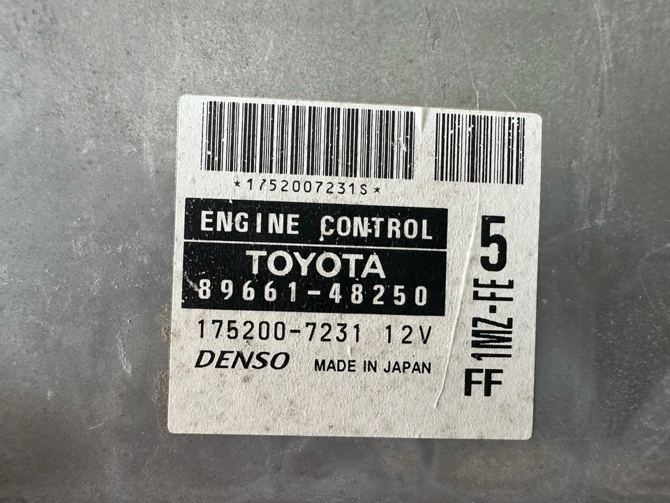 Блок управления модулем блока управления двигателем 89661-48250 2001 Toyota Highlander 3,0 л - Изображение 2 из 4