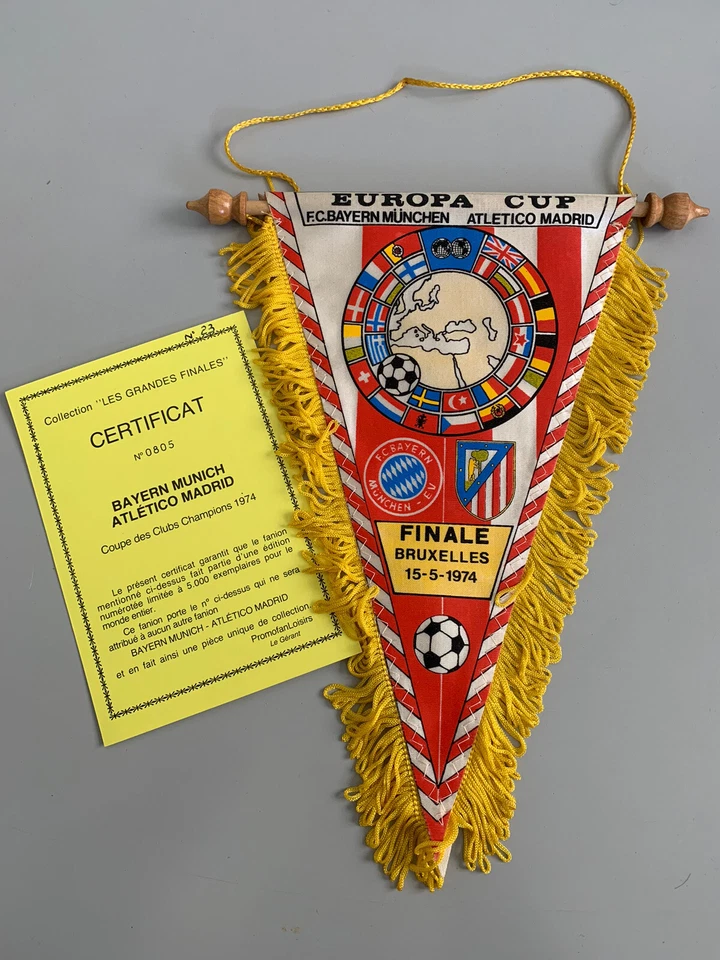 Bayern Munich Atletico Madrid coupe d'Europe 1974 fanion avec certificat pennant - Photo 1/1