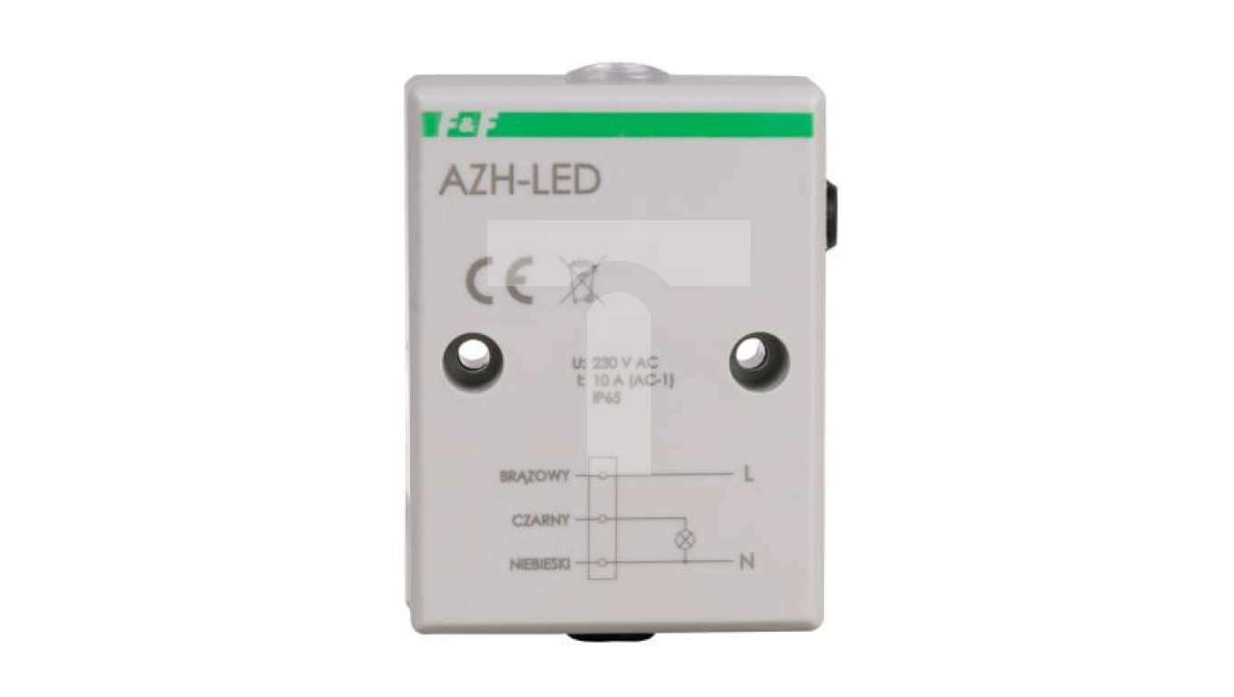 Twilight switch with an internal photosensitive sensor for switching on t /T2UK