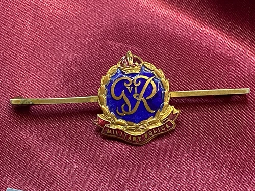 Lovely WW2 Military Police Enamel Sweetheart Brooch GviR w/fixing