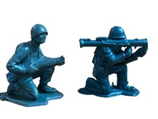 Toy Soldier Figures Vintage Scarce Plastic 2  1.5 And 2  