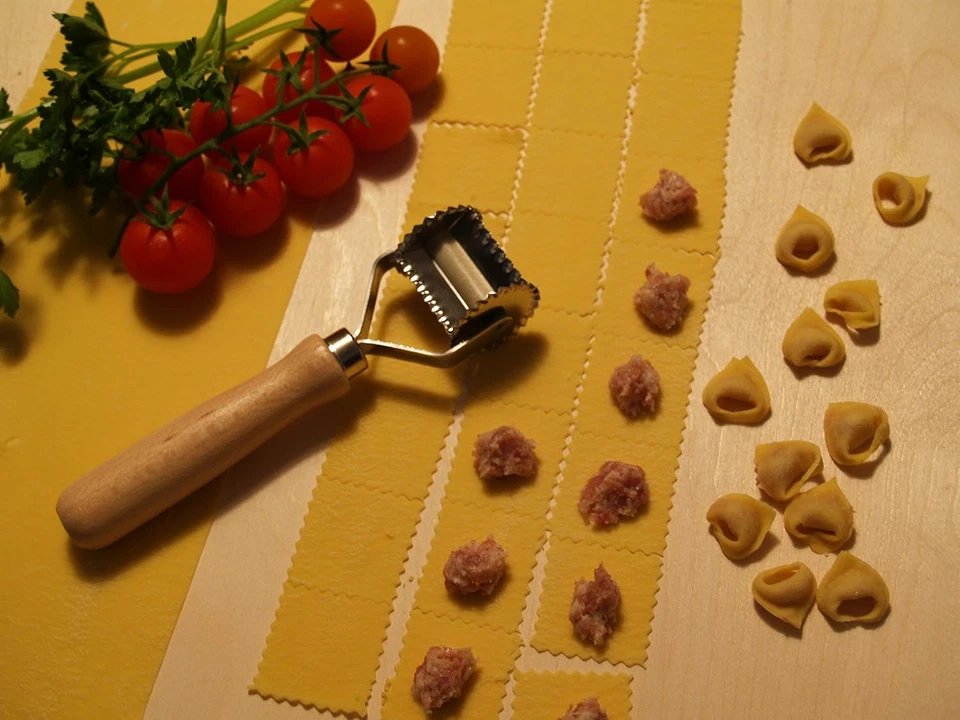 Art.10 Tagliapasta, Legno, Argento - Immagine 2 di 4