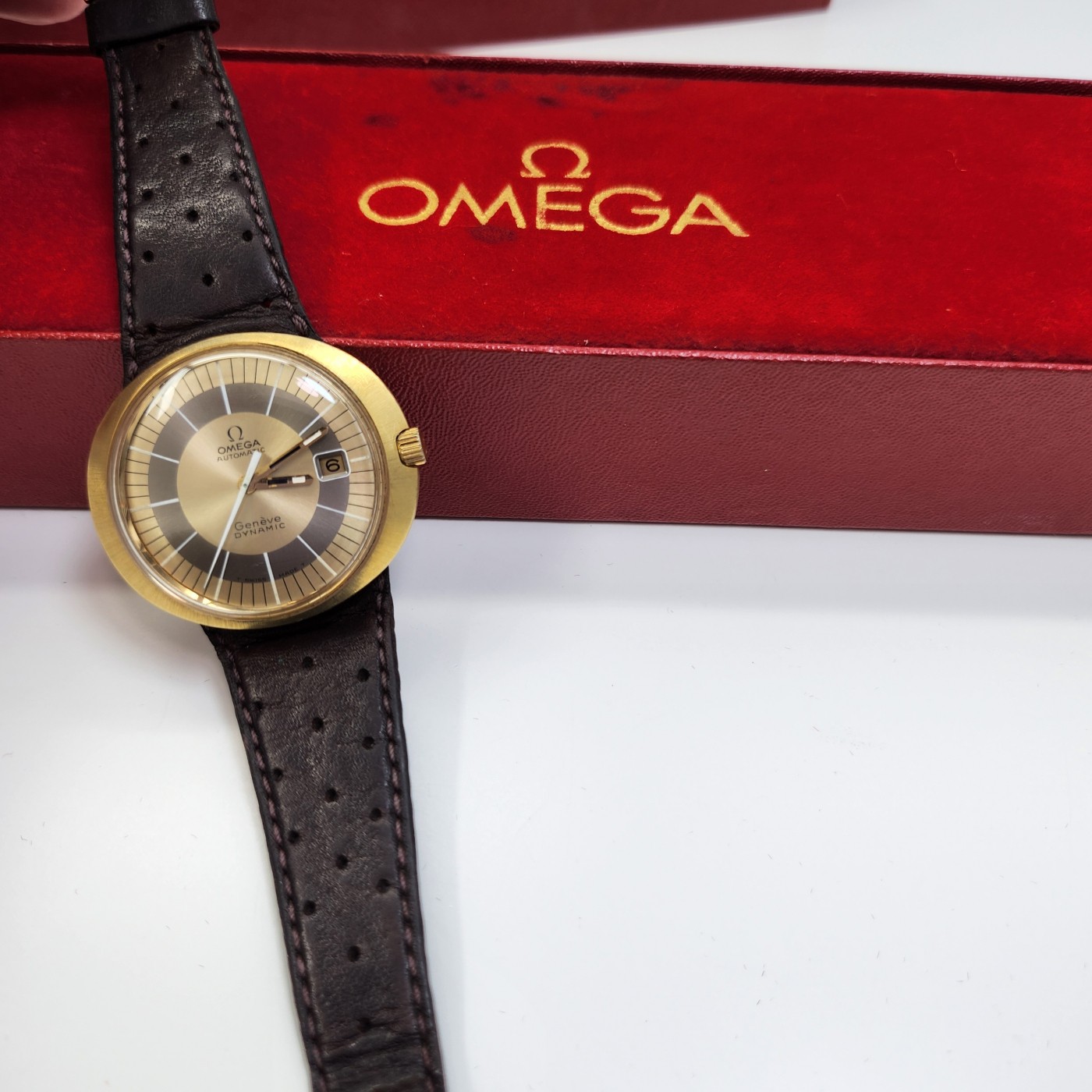 W/Box Omega Dynamic 41 x 37 mm 18K Yellow Gold Leather Watch 166.0039