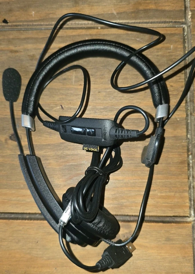 Jabra UC VOICE 550 Mono Black Headband Headsets. - Image 3 of 4