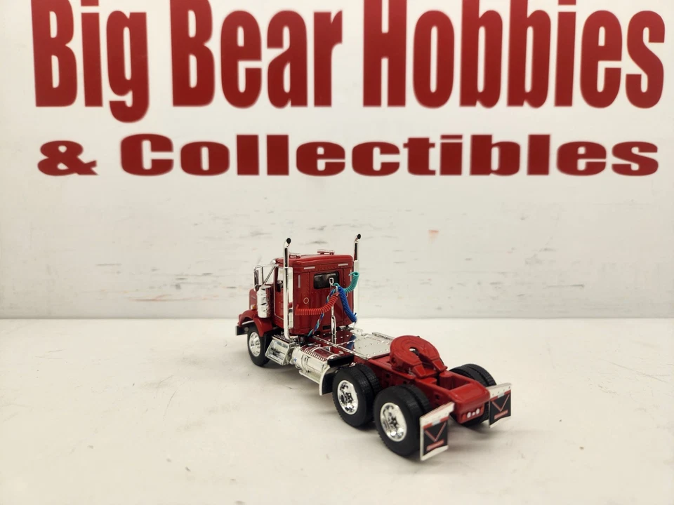 New 1/64 DCP Red Kenworth T800 Short Wheelbase Day Cab Tractor Tractor - Image 3 of 4