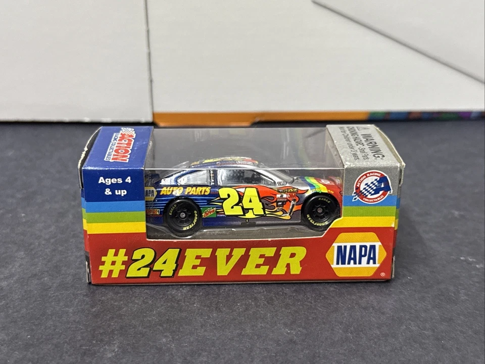 Jeff Gordon/Chase Elliott #24 2016 NAPA 24Ever 1/64 Lionel diecast nuevo Foto 3 de 4