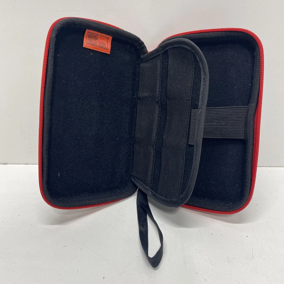 Hori Nintendo 3DS XL Retro Pixel Mario Zip Pouch - Image 4 of 4