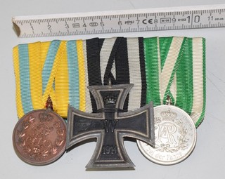 Ordensspange WW1 Eisernes Kreuz Friedrich August Medaille in Silber & Bronze