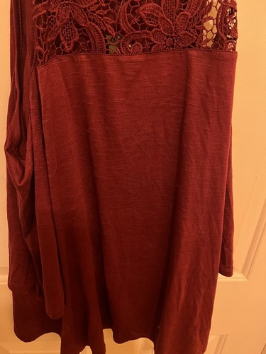 Torrid Top Crochet Cold Shoulder Tee wine size 2 new - Picture 4 of 7