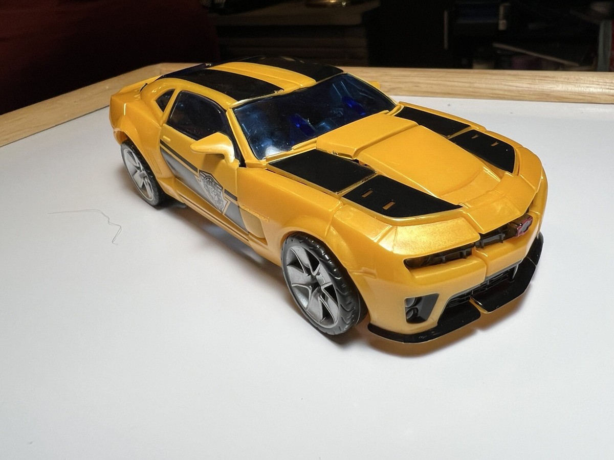 2008 Hasbro Transformers Revenge of the Fallen Bumble Bee Action