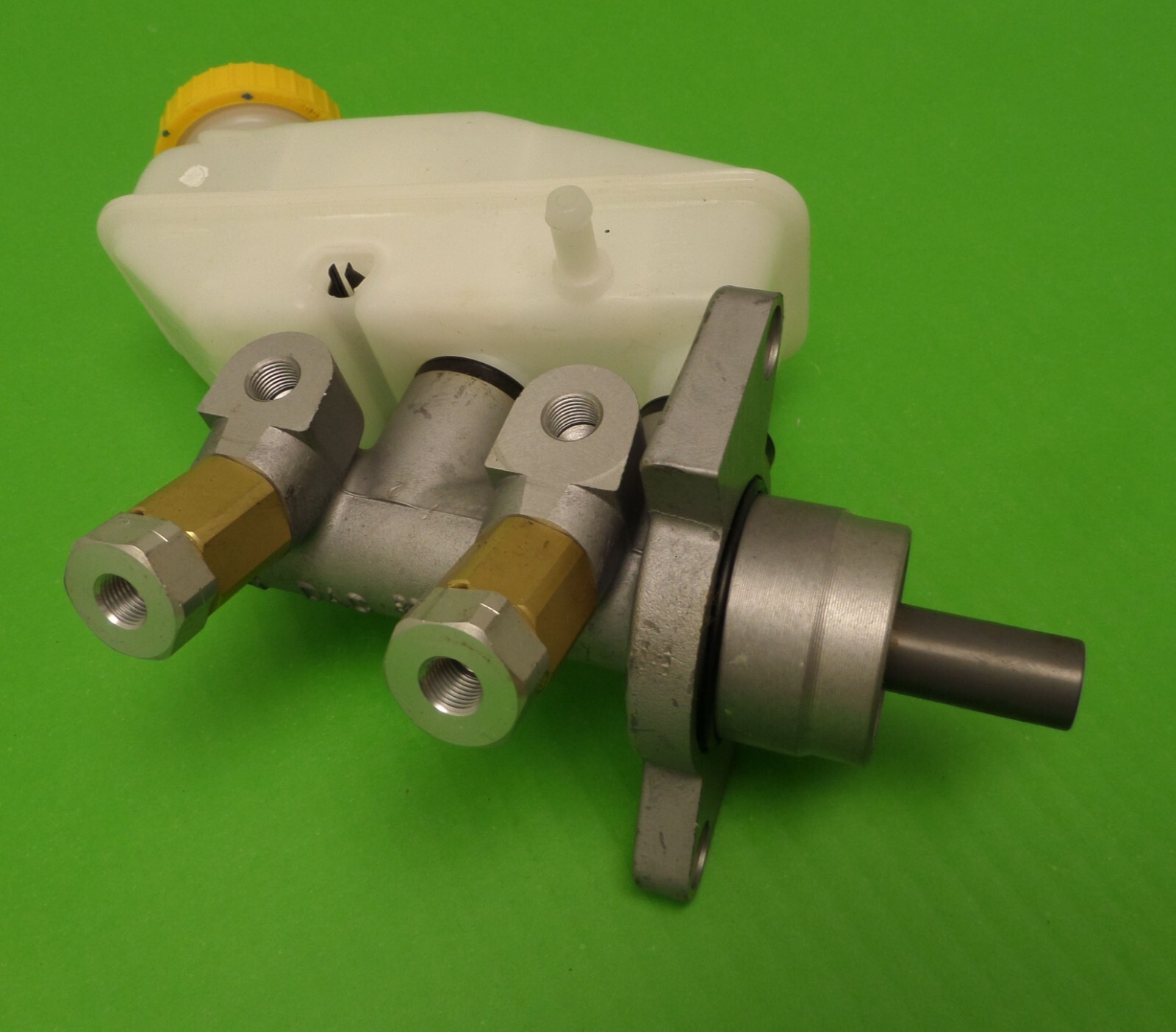 9598323A New Master Cylinder 20092011 Chevrolet Aveo Aveo5 200911