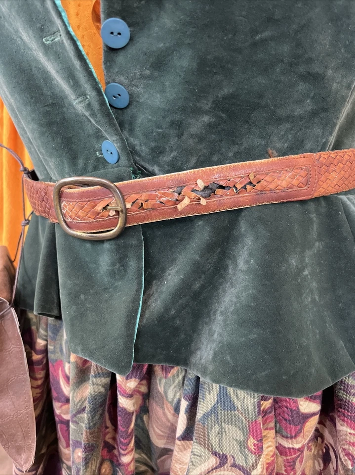 Renacimiento 42” Chaleco Terciopelo Verde Algo Podrido Disfraz Bella Bestia Foto 3 de 4