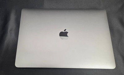 Apple MacBook Pro A1706   No Power For Parts / Not Working
