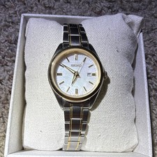 Seiko SUR636 Women's Quartz Two-Tone SS Bracelet White Dial Date Box Manual