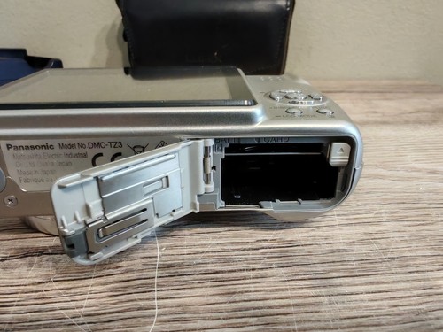 Panasonic Lumix DMC-TZ3 7.2MP Silver Digital Camera Case Charger Battery Issue? - Picture 9 of 17