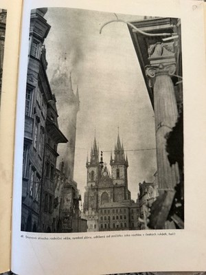 Srdce Prahy v plamenech Photo Book Illustrated Hardcover 1946 Prague Universum