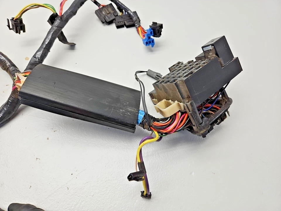 Chevy GMC C2500 1988 debajo del salpicadero arnés cabina interior OEM 3628 Foto 3 de 4