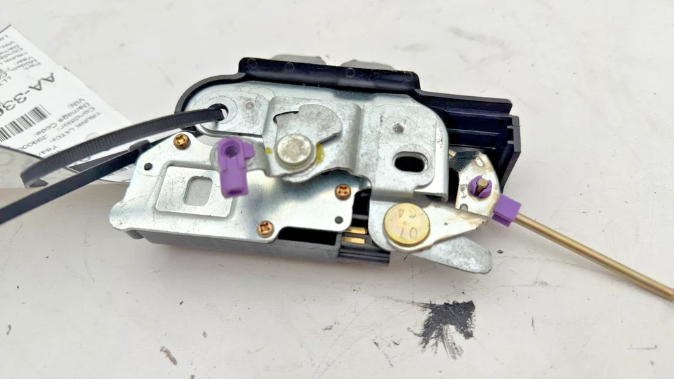 Toyota Camry 2004 cierre de tapa Toyota Foto 3 de 4