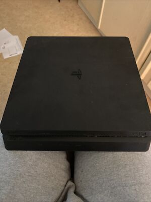 Sony PlayStation 4 Slim 500GB Spielkonsole - Schwarz (CUH-2216A)