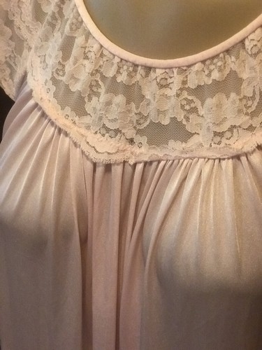 Vintage Gilead Full Length Nightgown Pink Silky Size Small - Picture 2 of 3