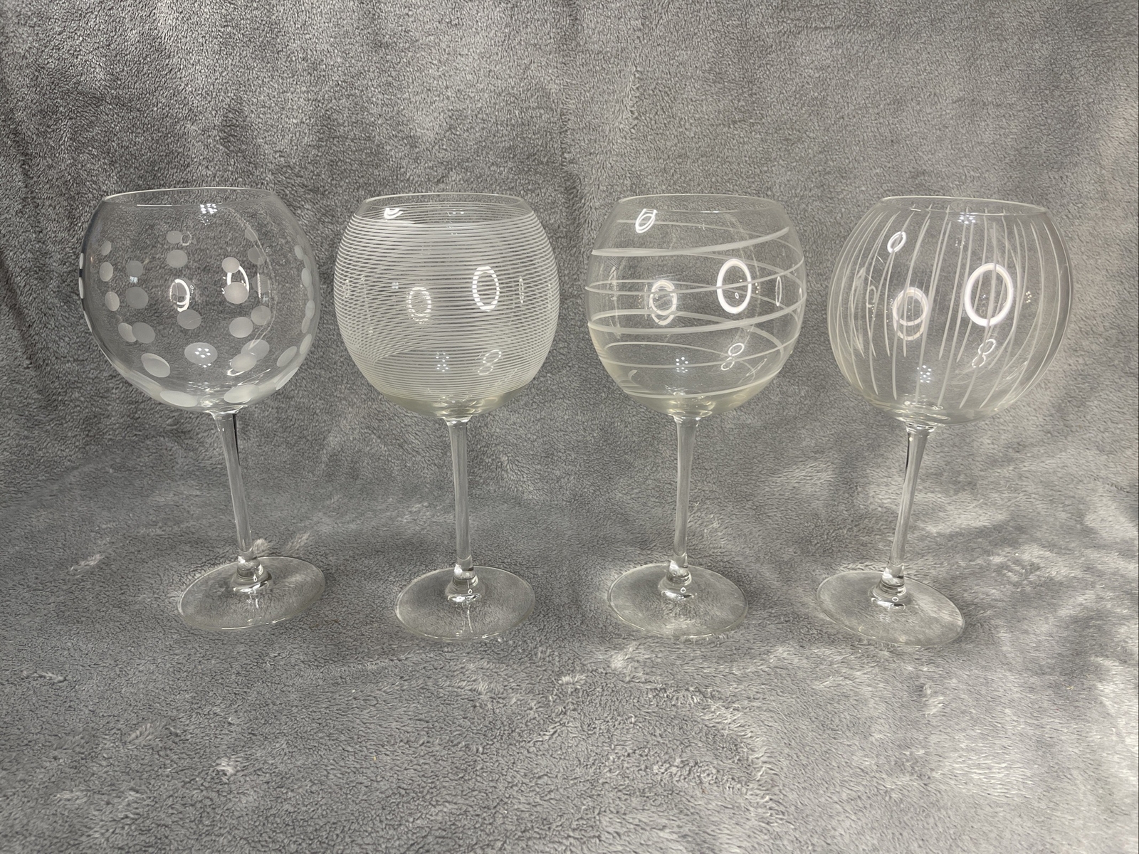 Set of 4 Mikasa Cheers Spiral Dotted & Lined Balloon Wine Glasses