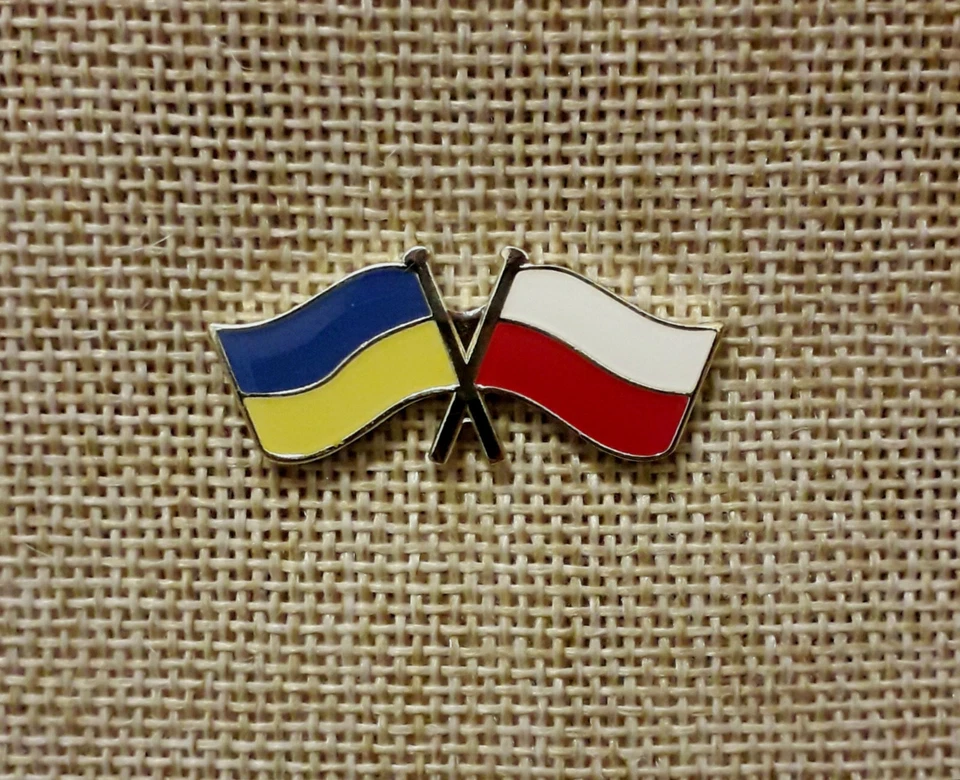 Bandera de Ucrania y Polonia Ucrania Polend Solapa Pin Oro Navidad Regalo Caja de Regalo Foto 2 de 4