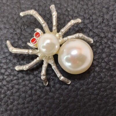 Spider Pin Faux Pearl Body RED EYES Silver TONE BROOCH PIN 2