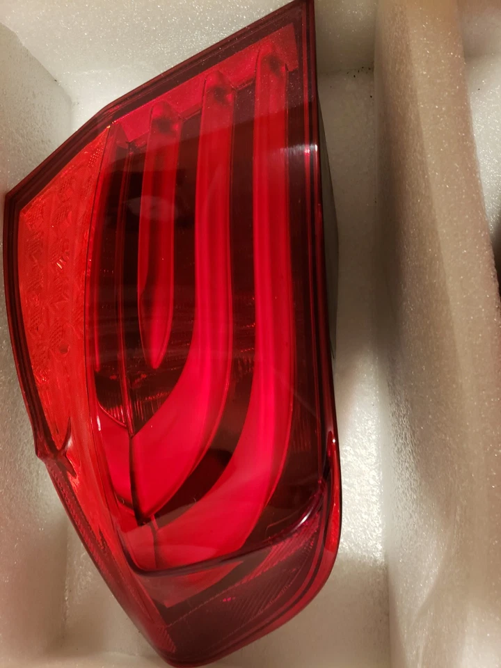 Conjunto de lanterna traseira interna e externa para BMW 528i/535i/550i xdrive 2011-2013  - Imagem 2 de 4