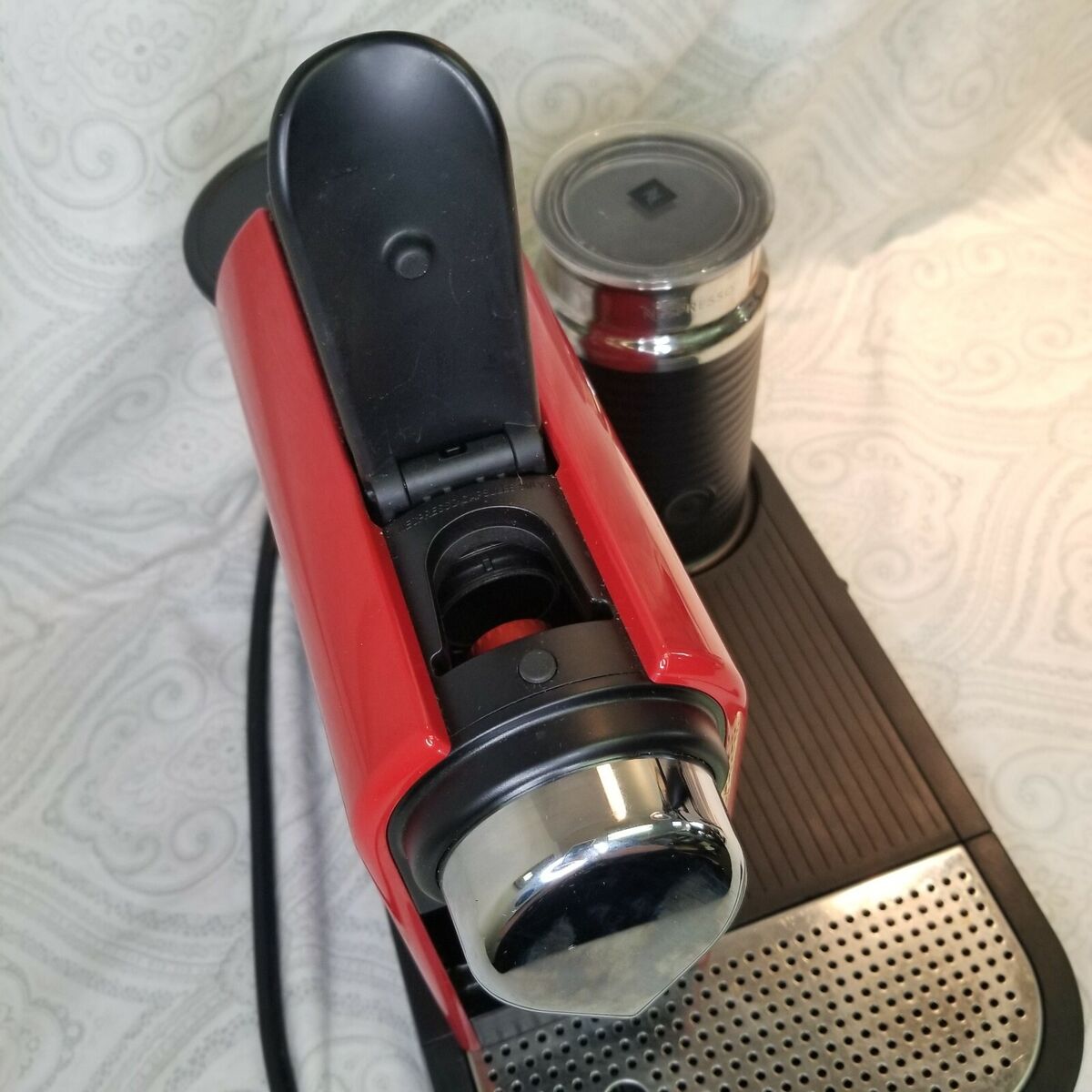 Fire Engine Red Nespresso Coffee Maker CitiZ C120 Espresso Fire Engine Red Nespresso Coffee Maker CitiZ C120 Espresso