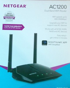 Netgear Double bande WiFi Routeur Nighthawk AC1200 R6120 Nouveauté 2018 moins d'instruments