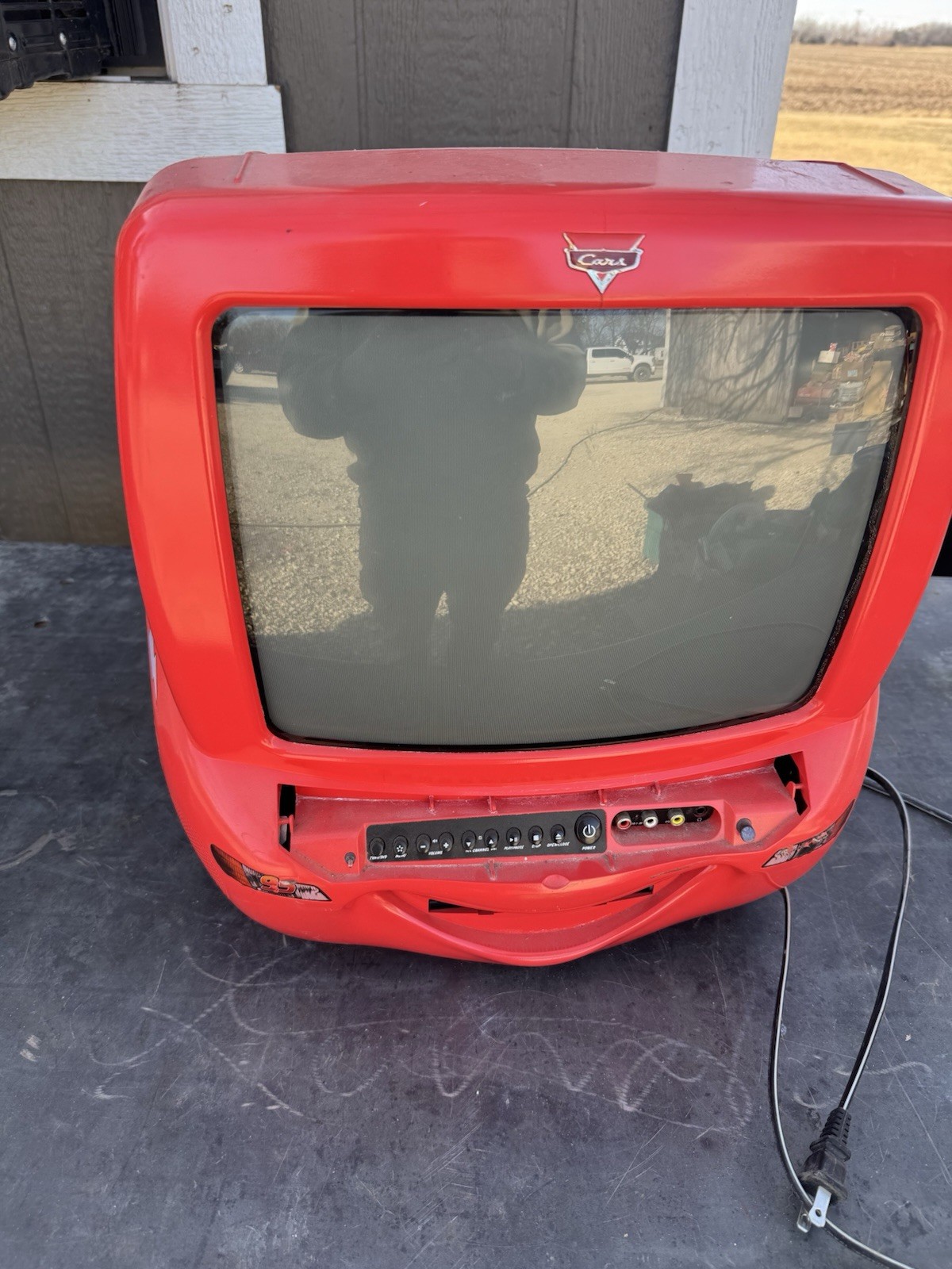 Disney Cars Lightning McQueen C1310ATV CRT TV No Remote Powers On Untested