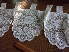 valance-white-29" widex18" long. beautiful lace type pc.clean-unused