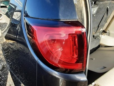 Driver Tail Light Incandescent Lamps OEM 17-19 PACIFICA 1206855