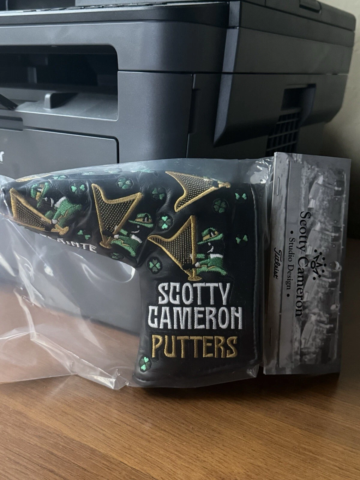 SCOTTY CAMERON 2024 ST PATRICK’S DAY HEADCOVER DUELING HARPS IN Hand - BRAND NEW