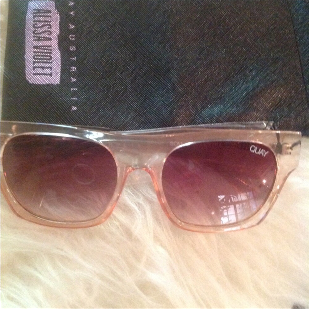 NEW! Rare Quay Something Extra sunglasses | eBay display picture 3
