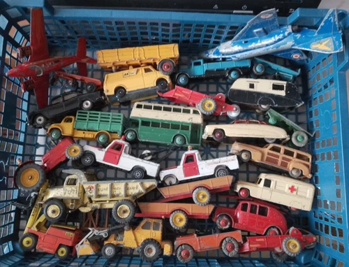 VINTAGE DIECAST TOY JOB LOT DINKY TOYS CARS TRUCKS TRAILERS LAND ROVER etc