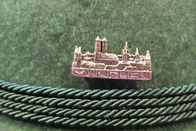 Muenchen/ Munich City Scene Oktoberfest/German Hat Pin