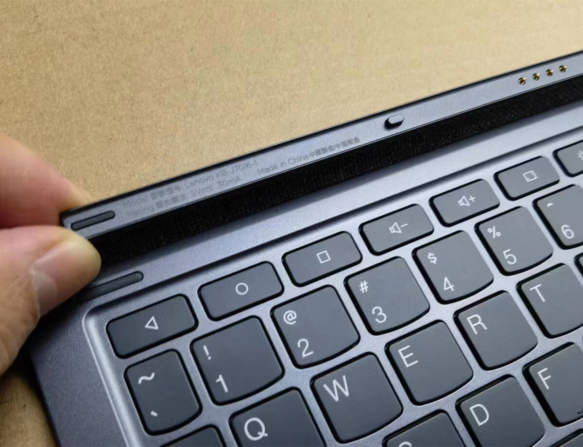 Lenovo - Lenovo Tab P11 Pro (ZA7C0059JP)　＆純正キーボード Amazon.co.jp: Lenovo Tab P11 Pro キーボード Lenovo Tab P11