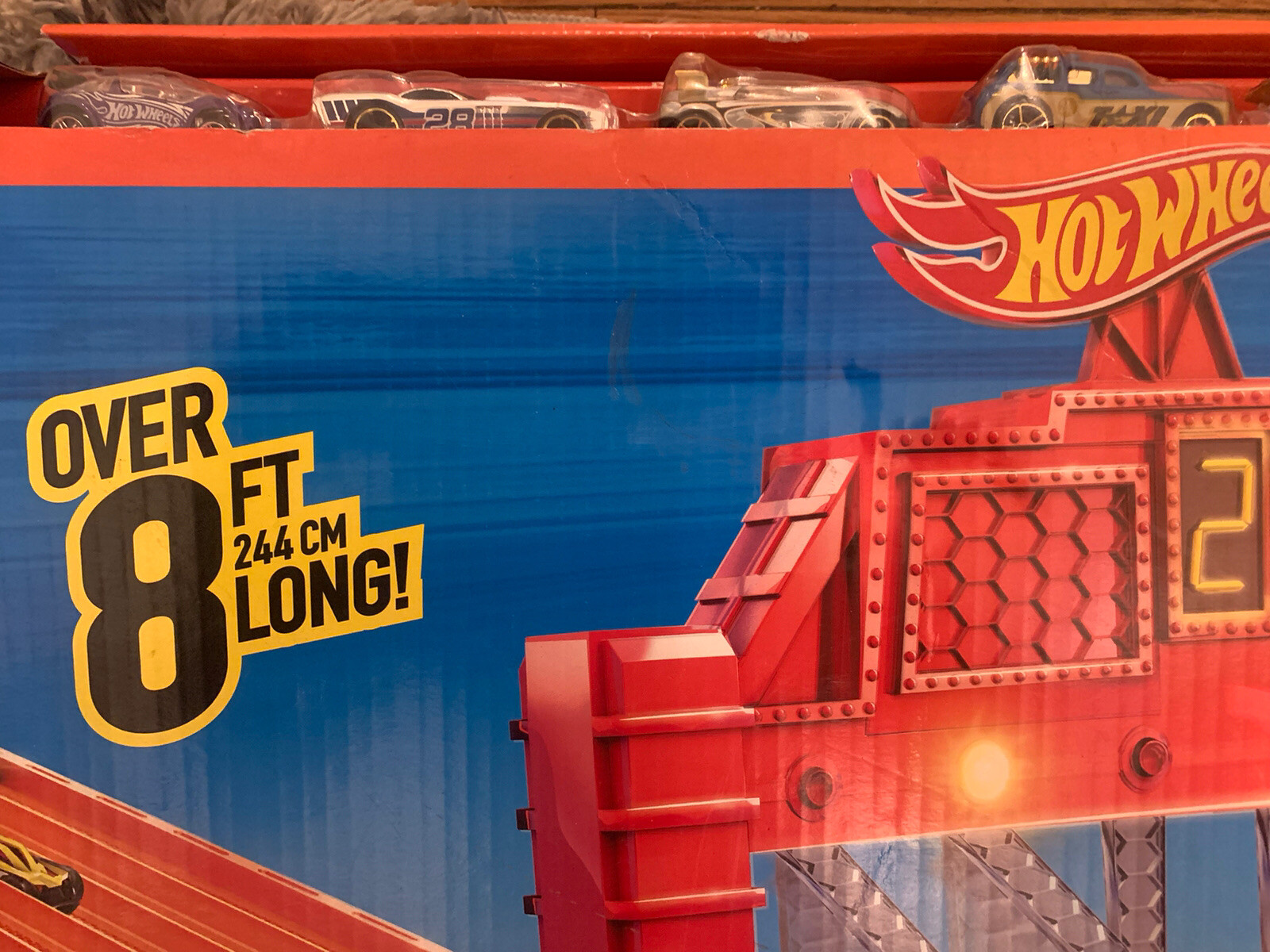 Hot Wheels Toy Car Track Set Super 6Lane Raceway, 8Ft Track That Rolls